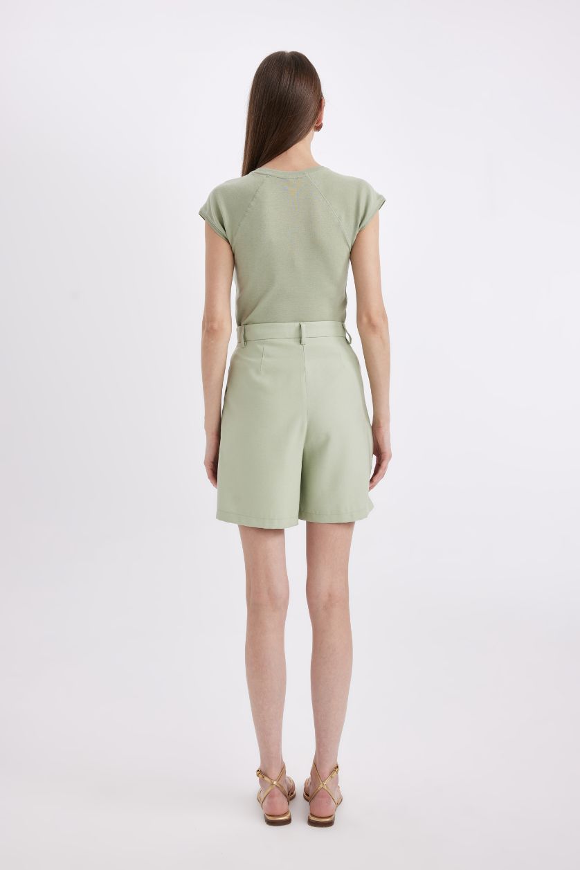 نساء أخضر فاتح شورت برجل واسع وخصر عالي