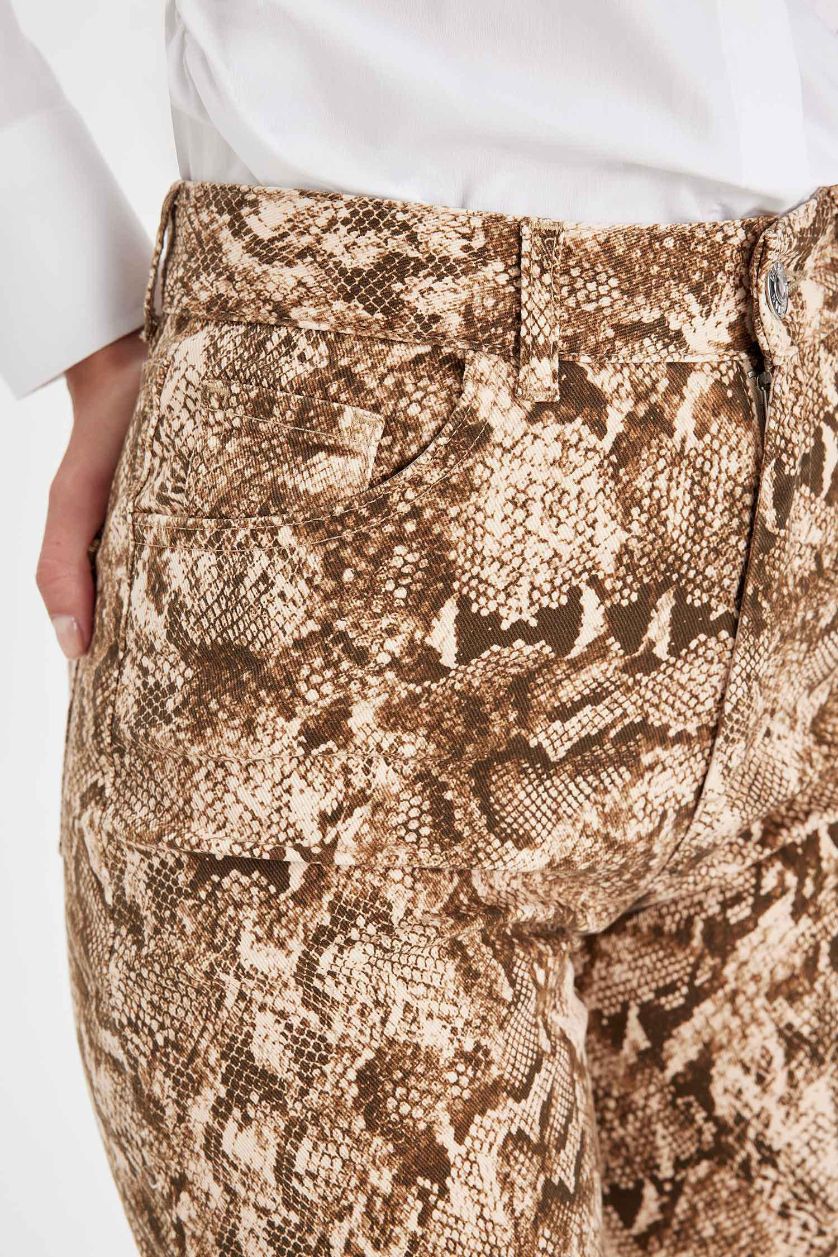Kadın Bej Straight Fit Gabardin Palazzo Pantolon Yılan Derisi Desenli Yüksek Bel Cepli Uzun