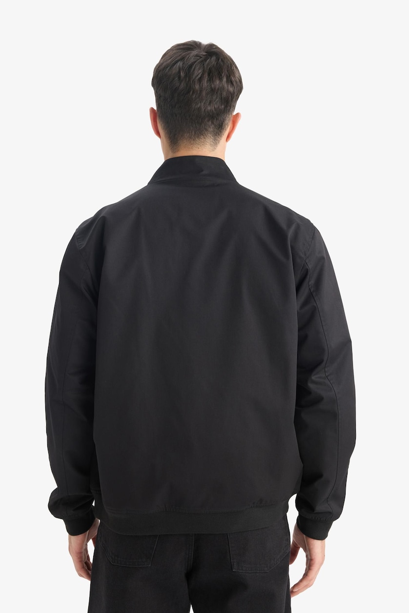 Men Black Zipper Puffer Jacket