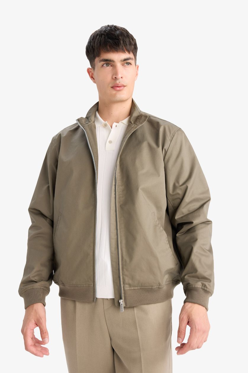 Erkek Haki Slim Fit Dar Kesim Dik Yaka Astarlı Fermuarlı Cepli Mevsimlik Baharlık Mont