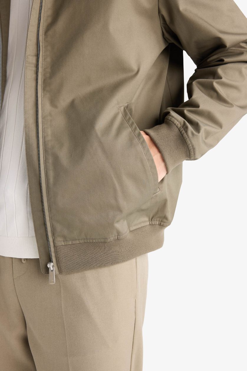 Erkek Haki Slim Fit Dar Kesim Dik Yaka Astarlı Fermuarlı Cepli Mevsimlik Baharlık Mont