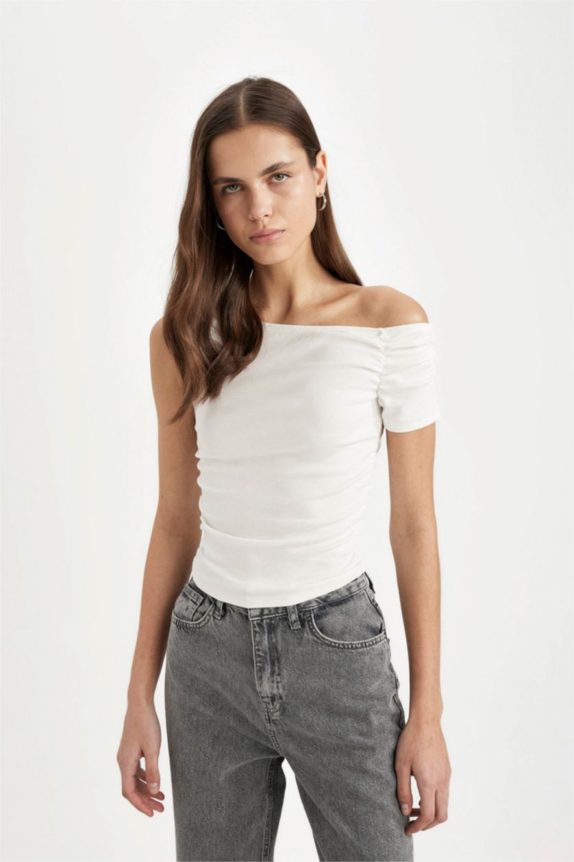 Woman White Slim Fit One Shoulder Ribana Short Sleeve T-Shirt