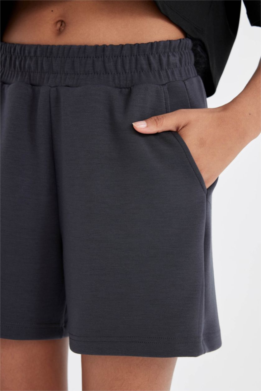 Kadın Antrasit Standart Fıt Sporcu Kısa Paça Modal Şort