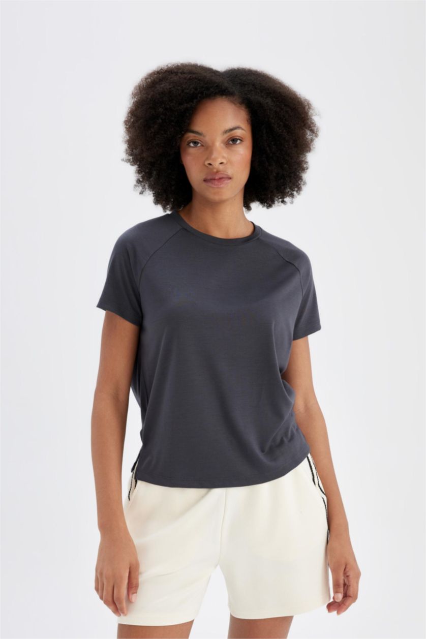 Kadın Kum Standart Fıt Sporcu Kısa Paça Modal Şort