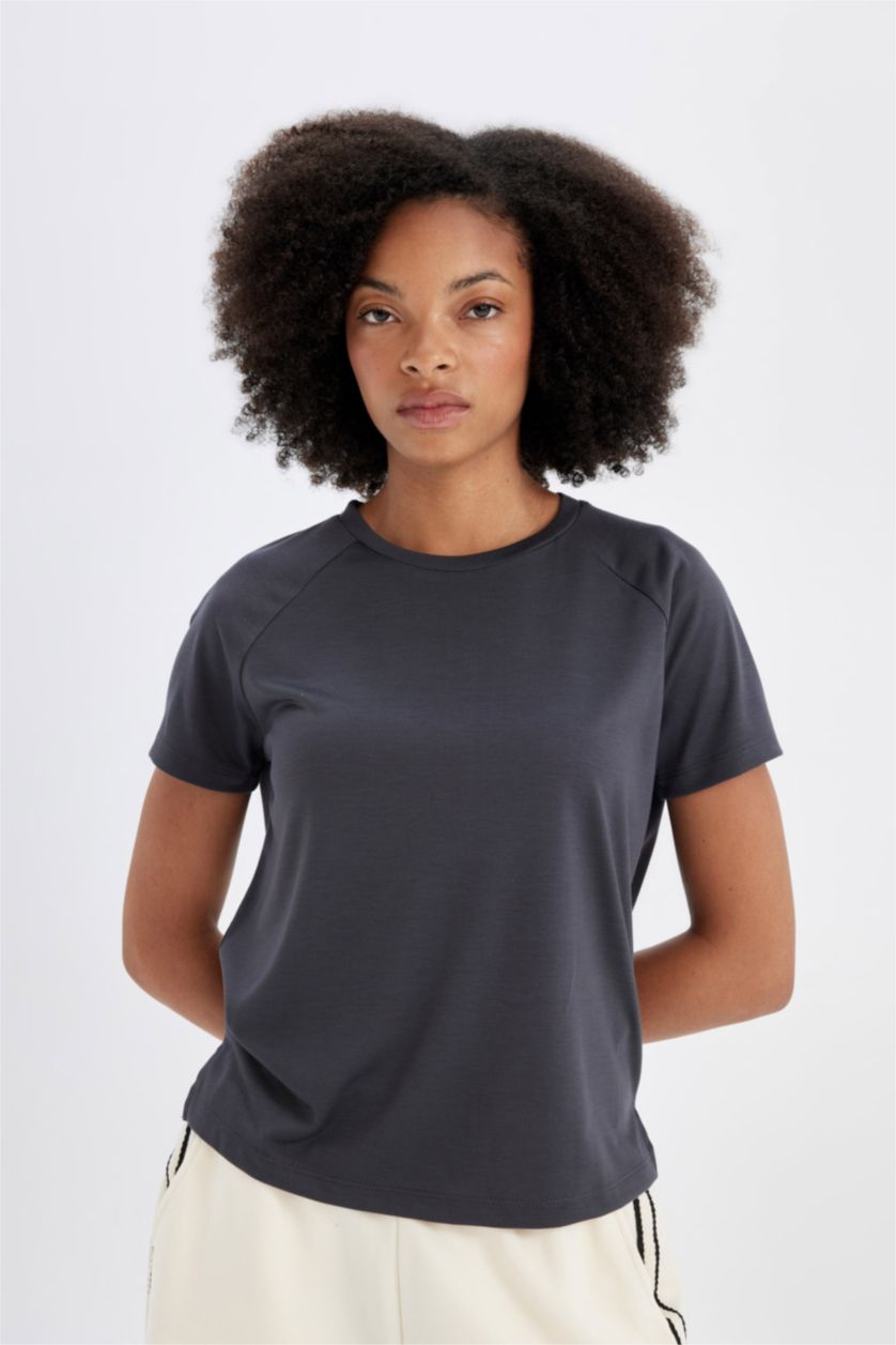 Kadın Antrasit DeFactoFit Crop Bisiklet Yaka Sporcu Modal Kısa Kollu Tişört