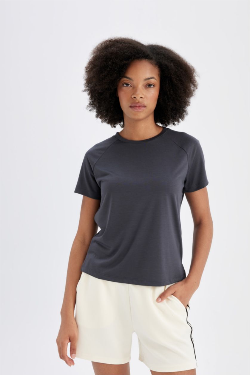 Kadın Antrasit DeFactoFit Crop Bisiklet Yaka Sporcu Modal Kısa Kollu Tişört