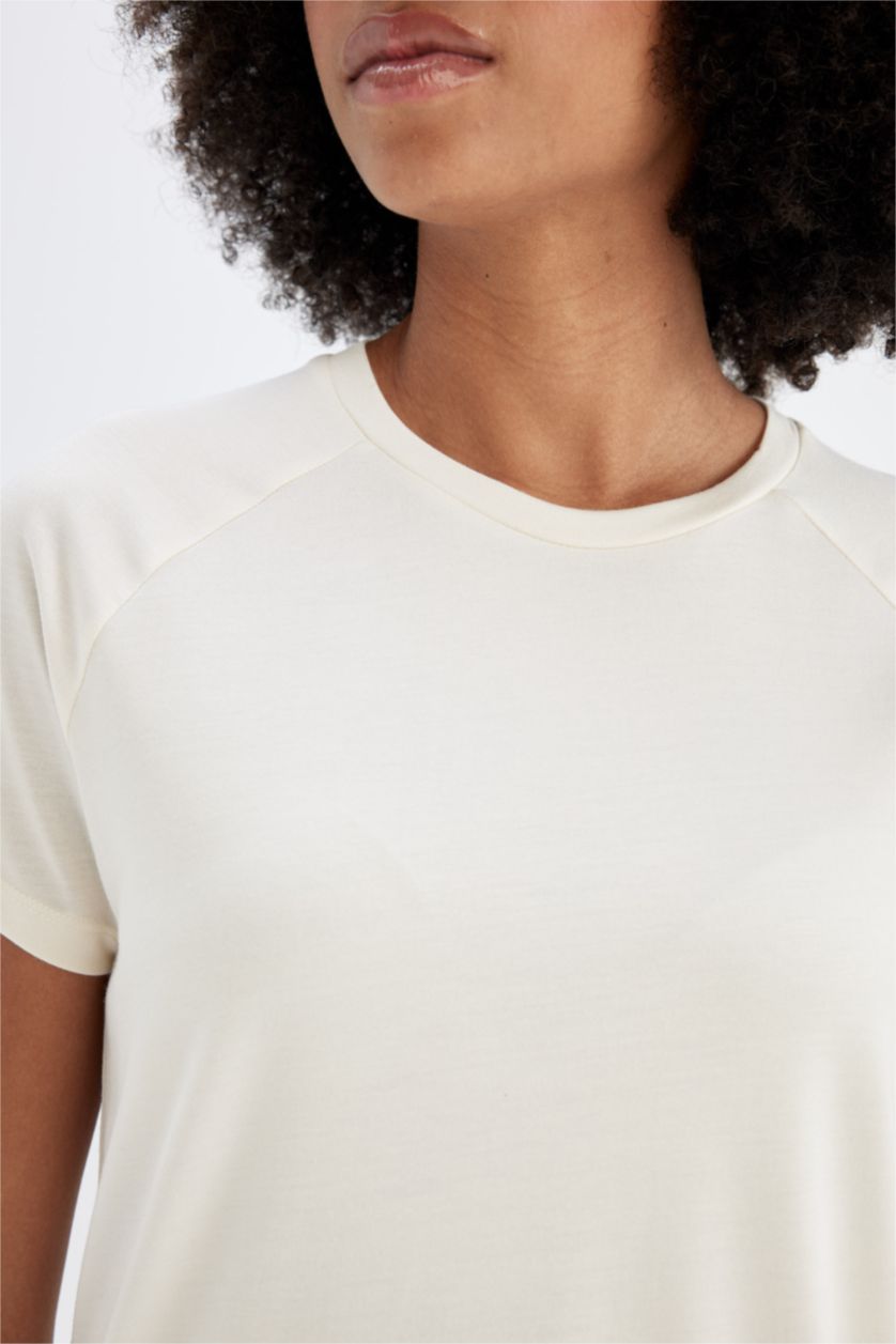 Kadın Kum DeFactoFit Crop Bisiklet Yaka Sporcu Modal Kısa Kollu Tişört