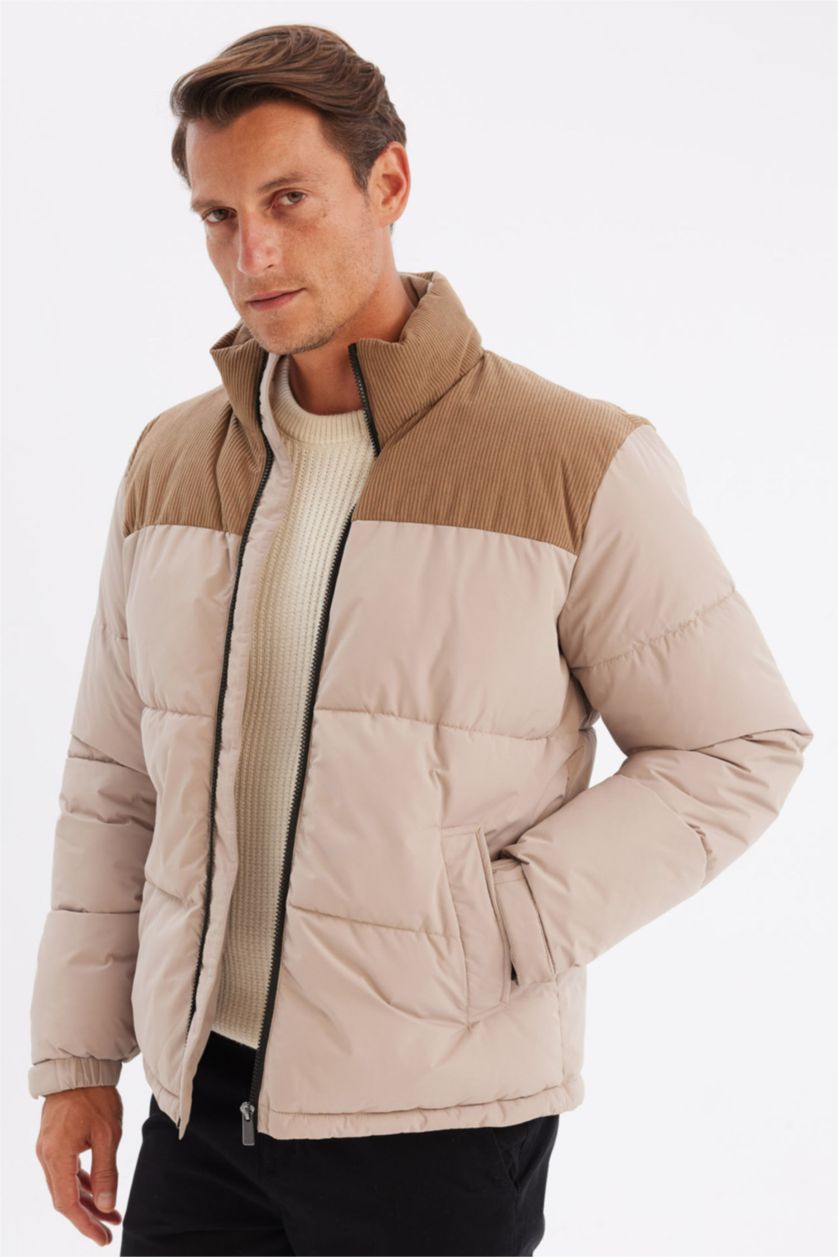 Erkek Bej Su Geçirmez Şişme Mont Slim Fit Dar Kesim Dik Yaka Fermuarlı Cepli
