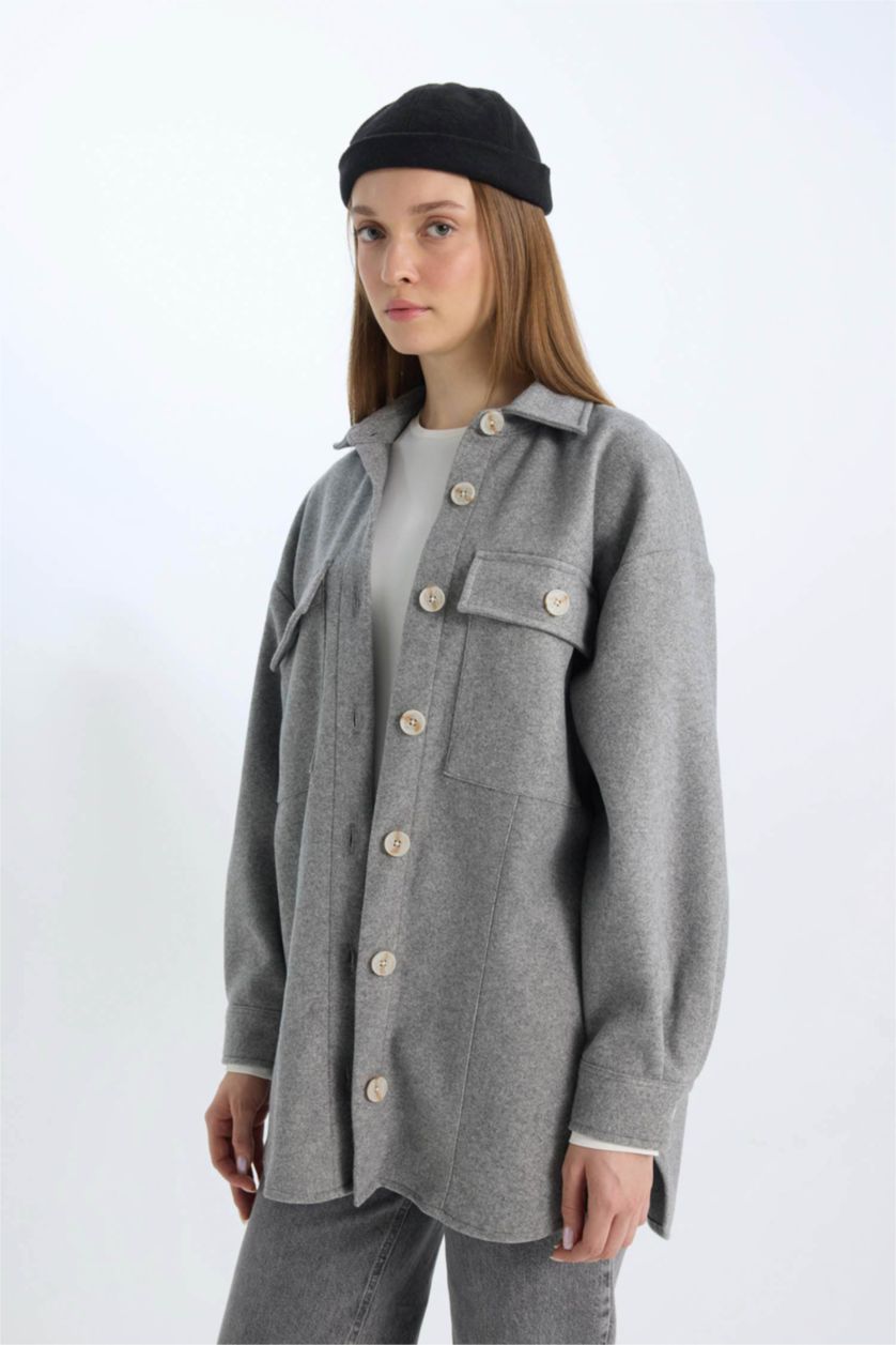 Kadın Ekru Relax Fit Cepli Düğmeli Gömlek Ceket 