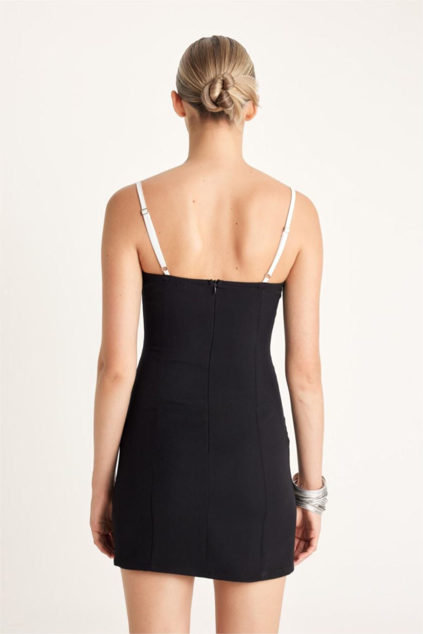 نساء أسود فستان قصير اسود بوديكون بحمالات