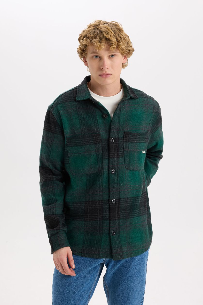 رجالي أخضر غامق جاكيت قميص كاروهات قصة مريحة بجيب وكم طويل
