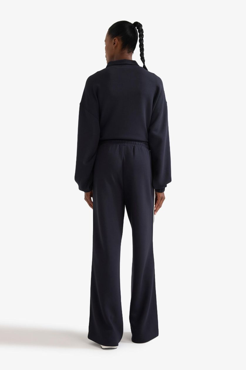 Kadın Siyah Wide Leg Geniş Paça Cepli Standart Boy Modal Soft Touch Pantolon