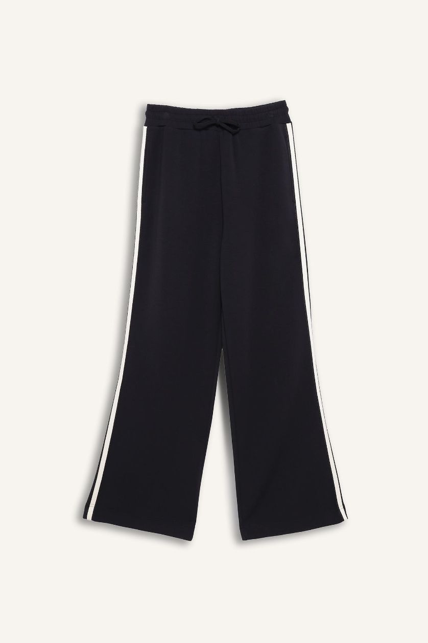 Kadın Siyah Wide Leg Geniş Paça Cepli Standart Boy Modal Soft Touch Pantolon