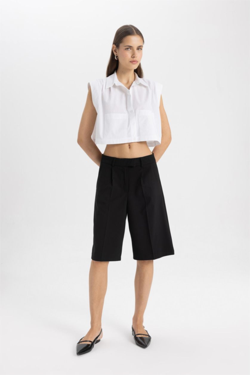 Woman Black High Waist Wide Leg Shorts