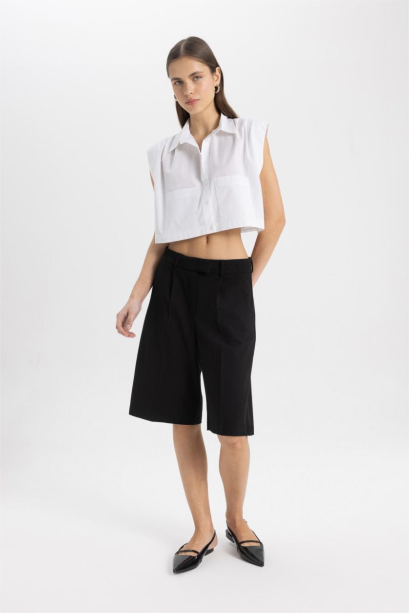 Woman Black High Waist Wide Leg Shorts