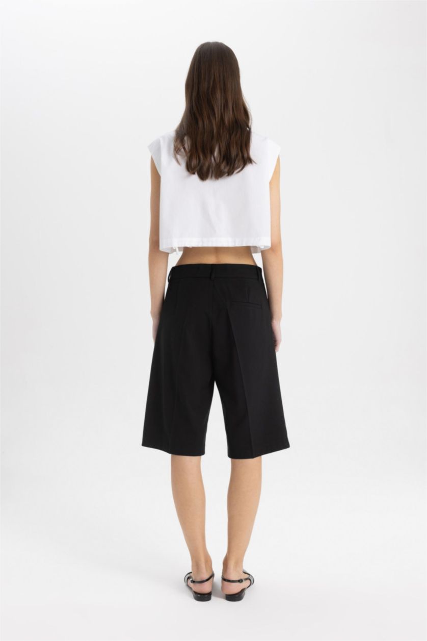 Woman Black High Waist Wide Leg Shorts