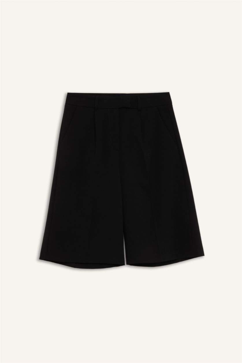Woman Black High Waist Wide Leg Shorts