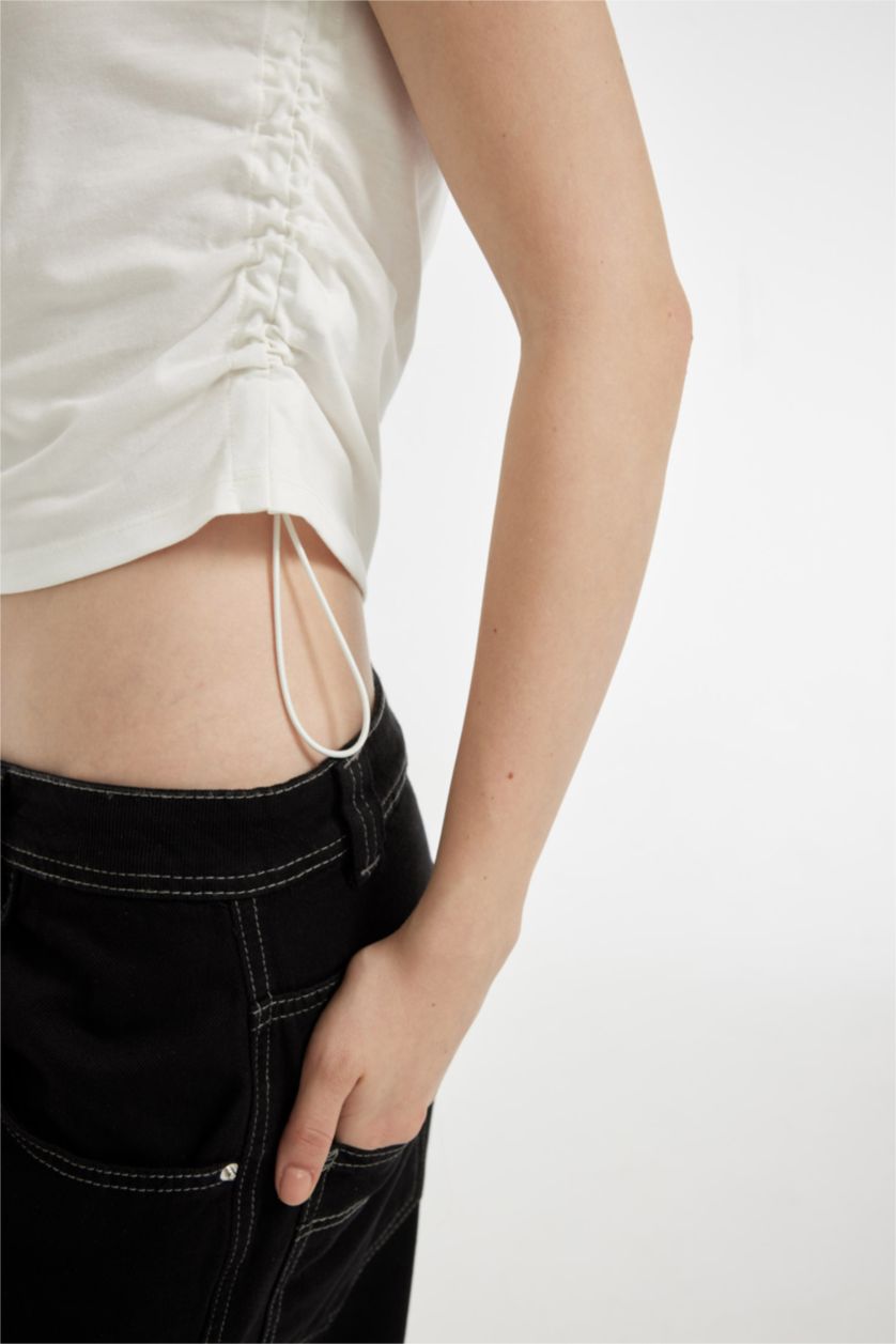 حريمي اوف وايت تيشيرت نص كم سليم فيت