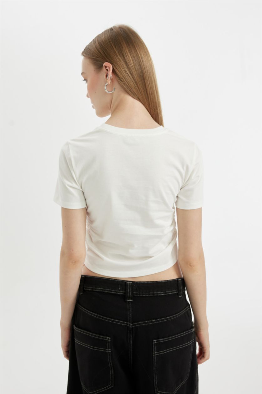 حريمي اوف وايت تيشيرت نص كم سليم فيت