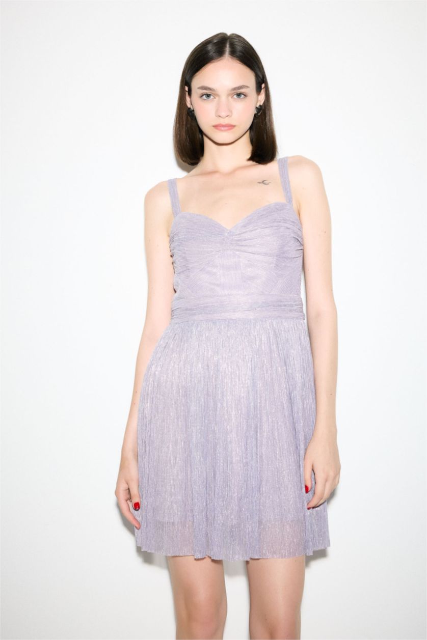 Kadın Lila Kalp Yaka Parlak Kumaş Askılı Mini Abiye Elbise