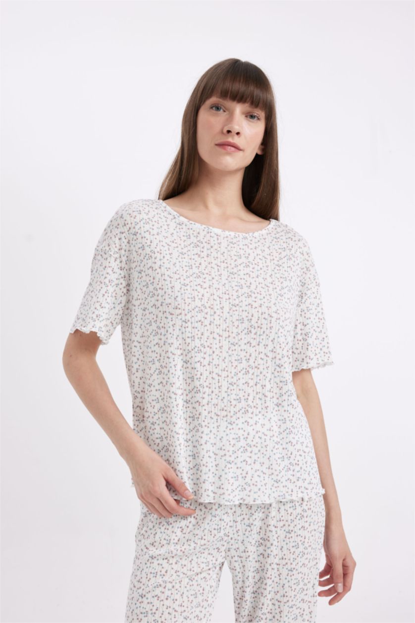 Woman White Fall in Love Regular Fit Patterned 2 Piece Pajama Set