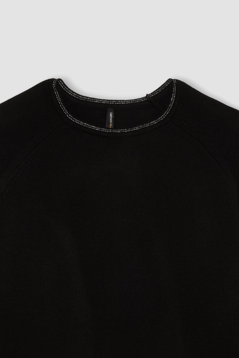 Kadın Siyah Regular Fit Bisiklet Yaka Simli Reglan Kol Siyah Triko Kazak Tunik