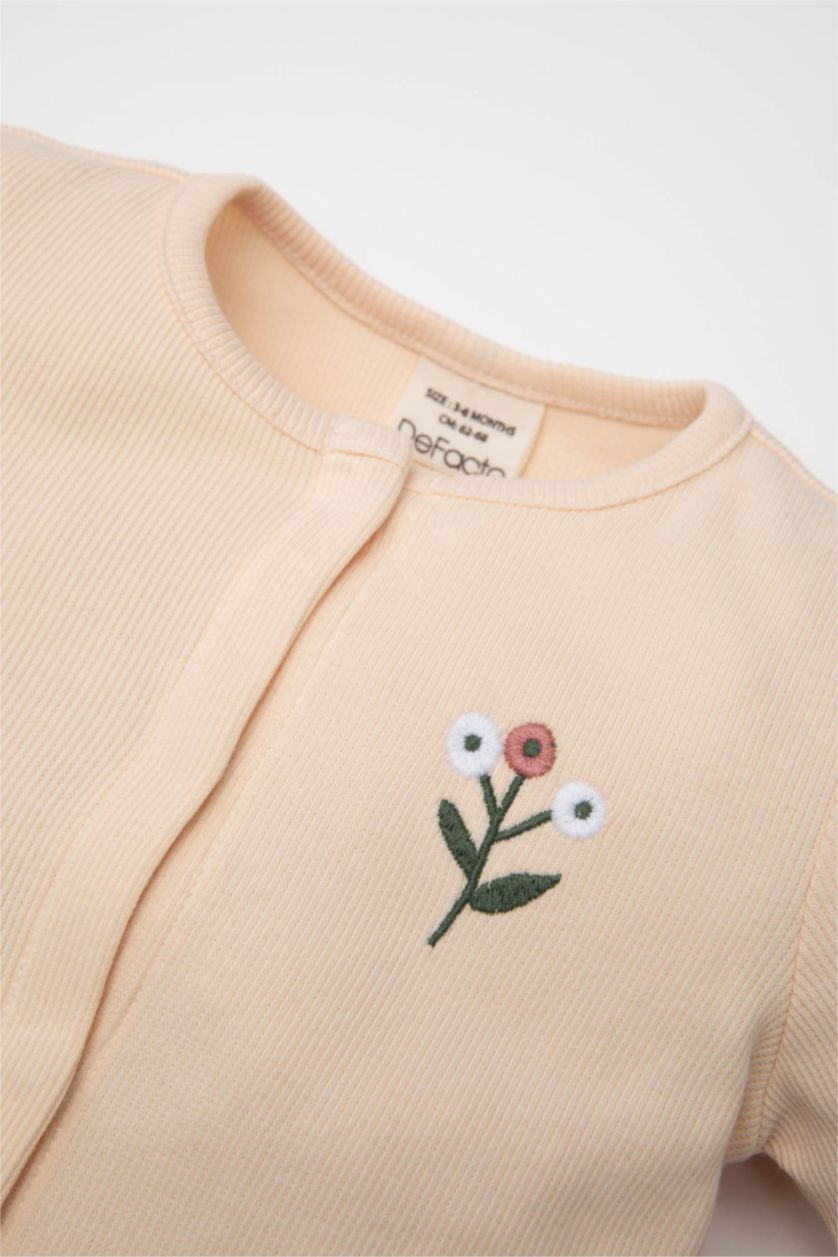 Kız Bebek Kum Kız Bebek 2'li Takım Nakışlı Çıtçıtlı Fitilli Kaşkorse Hırka Beli Lastikli Alt