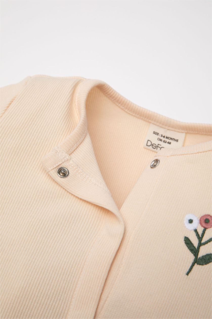 Kız Bebek Kum Kız Bebek 2'li Takım Nakışlı Çıtçıtlı Fitilli Kaşkorse Hırka Beli Lastikli Alt