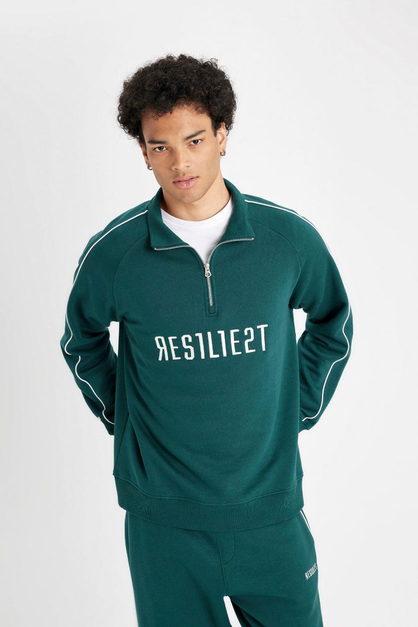 MAN Dark Green Boxy Fit Long Sleeve Sweatshirt