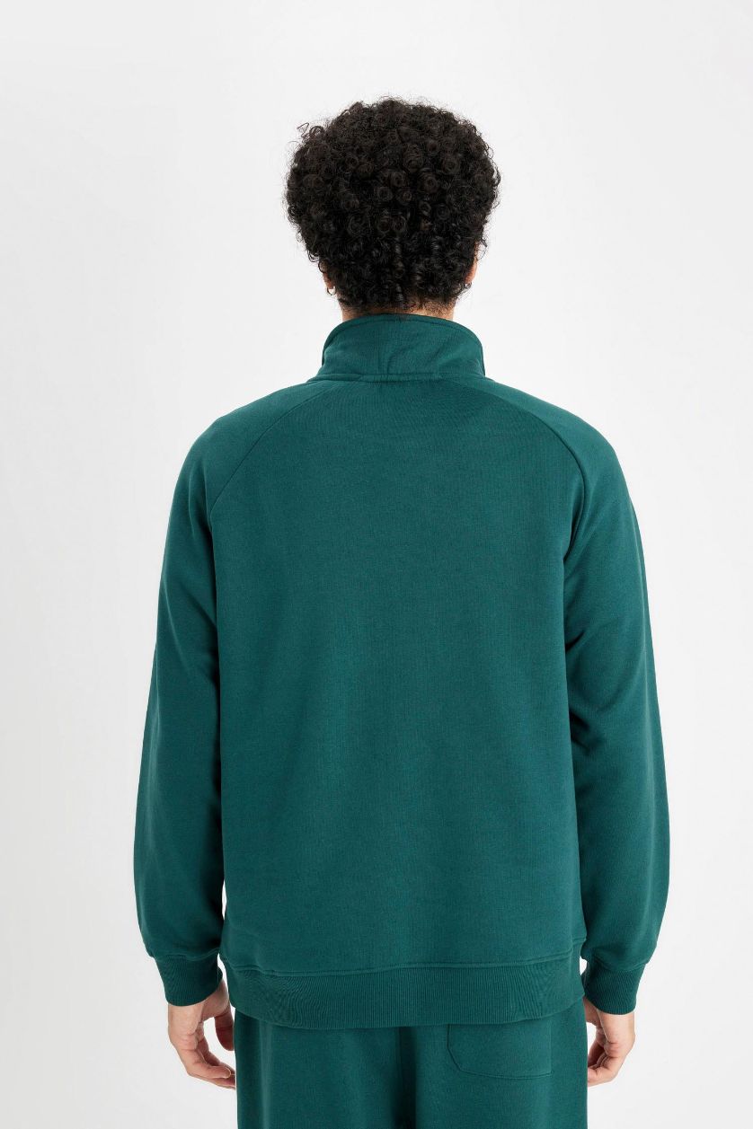 MAN Dark Green Boxy Fit Long Sleeve Sweatshirt