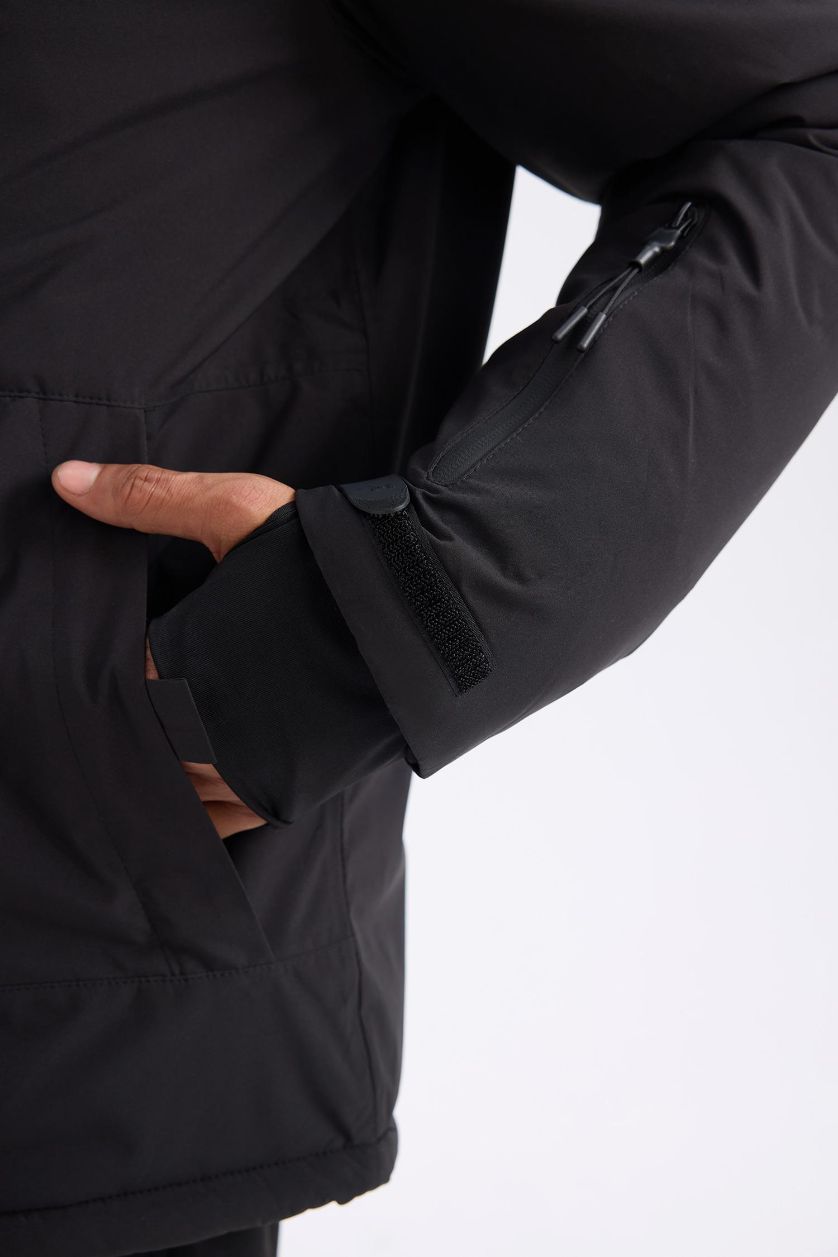 Мужчины Черный Куртка водоотталкивающая с капюшоном, DeFactoFit