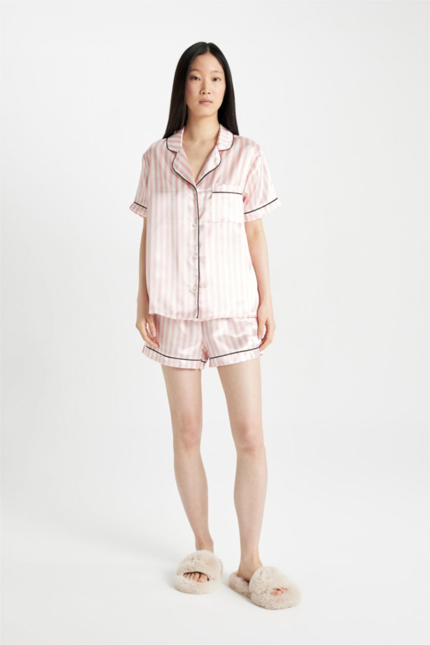 Kadın Pembe Pijama Takımı Regular Fit Saten Kısa Kollu Üst Şort-Fall in Love 