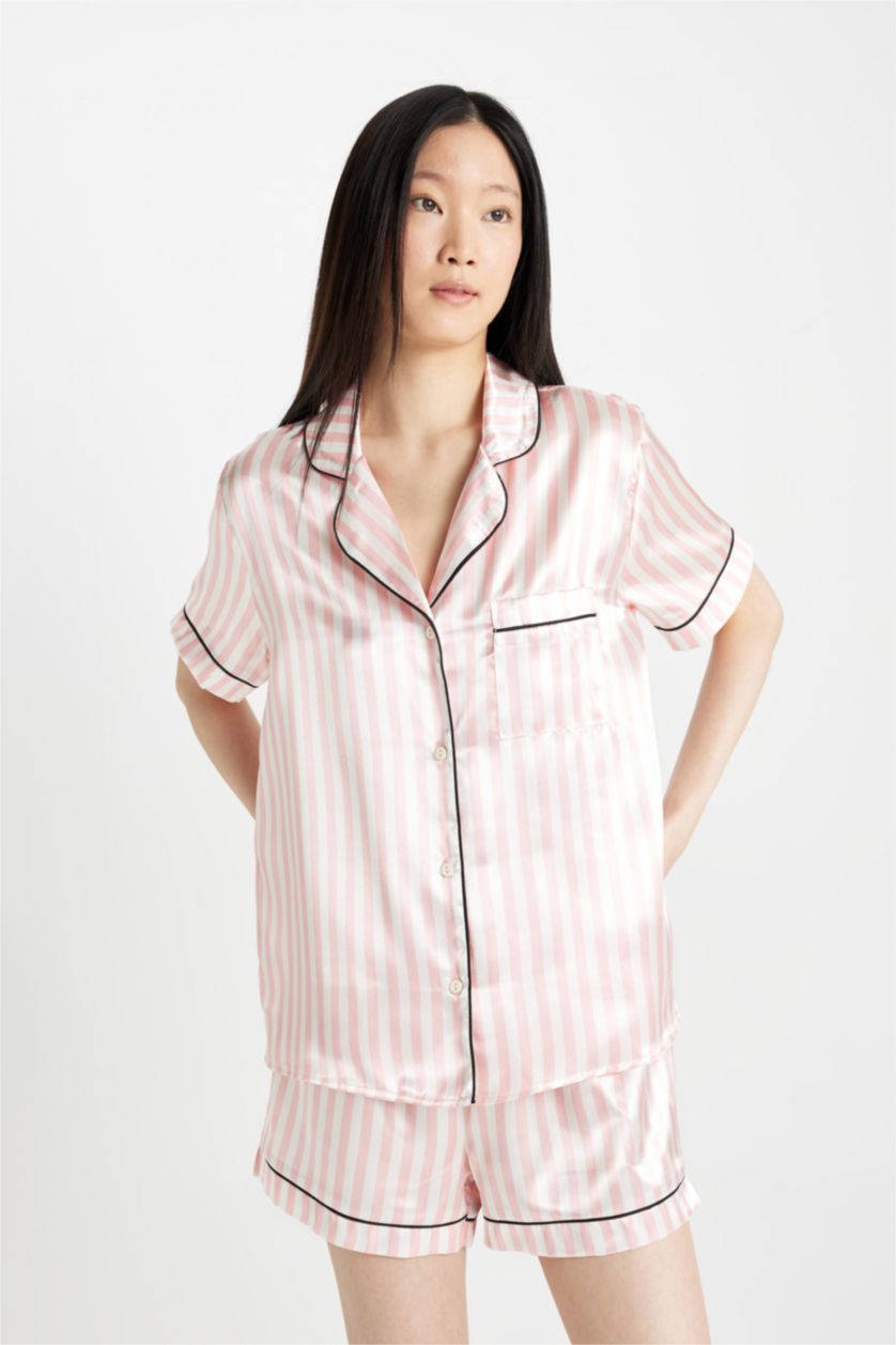 Kadın Pembe Pijama Takımı Regular Fit Saten Kısa Kollu Üst Şort-Fall in Love 