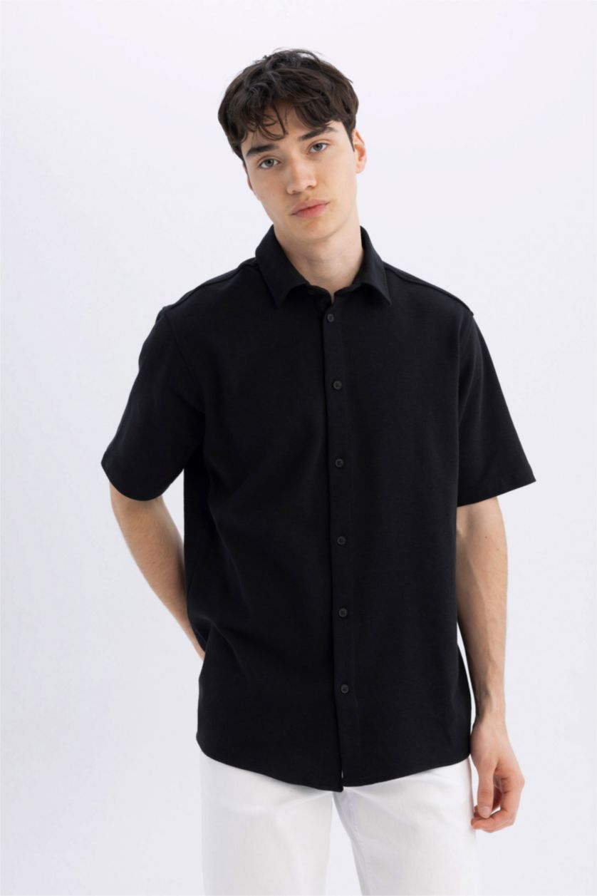 Man Black Regular Fit Cotton Short Sleeve Shirt