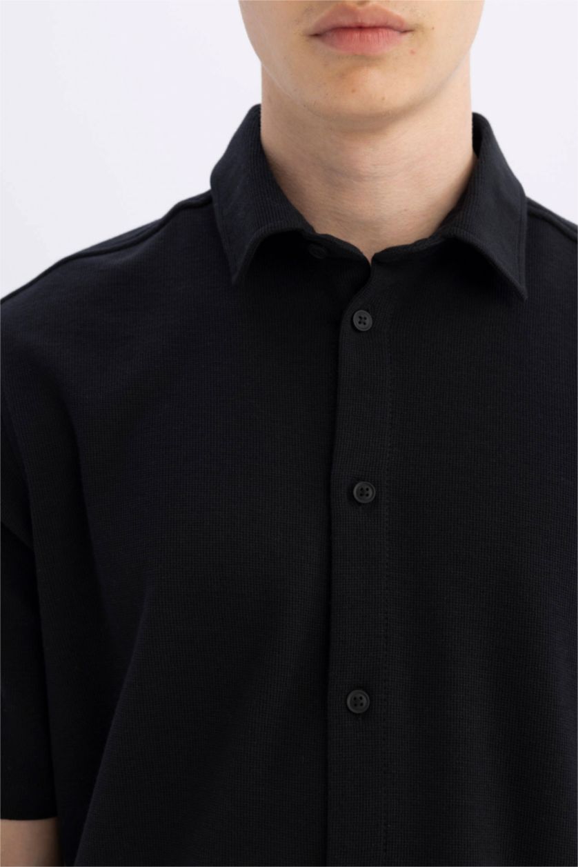 Man Black Regular Fit Cotton Short Sleeve Shirt