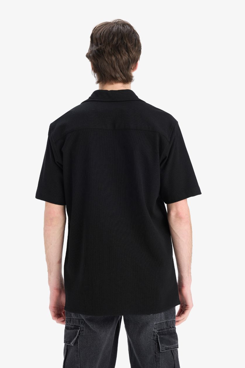 Man Black Regular Fit Cotton Short Sleeve Shirt