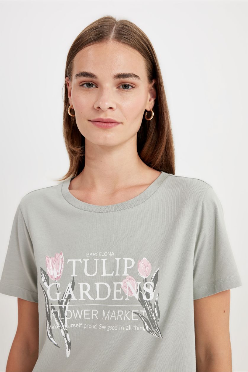 نساء أخضر فاتح تيشيرت نص كم مطبوع قصة عادية برقبة مستديرة