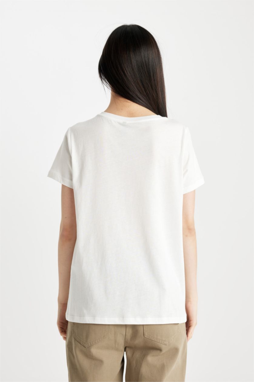 نساء بيج فاتح تيشيرت نص كم بنقشة الزهور قصة عادية برقبة مستديرة