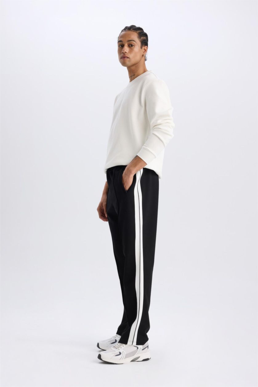 Erkek Siyah Sporcu Jogger Eşofman Altı Standart Fit Standart Paça Beli Lastikli Cepli