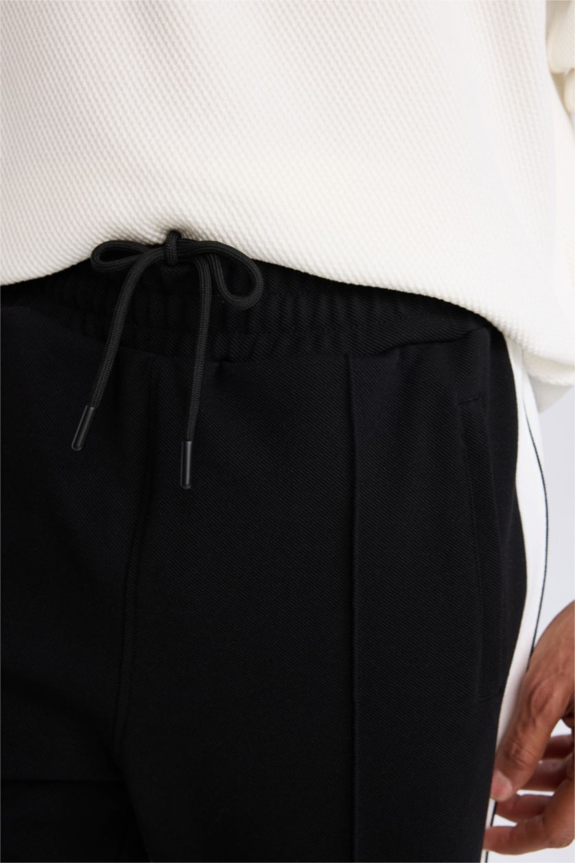 Erkek Siyah Sporcu Jogger Eşofman Altı Standart Fit Standart Paça Beli Lastikli Cepli