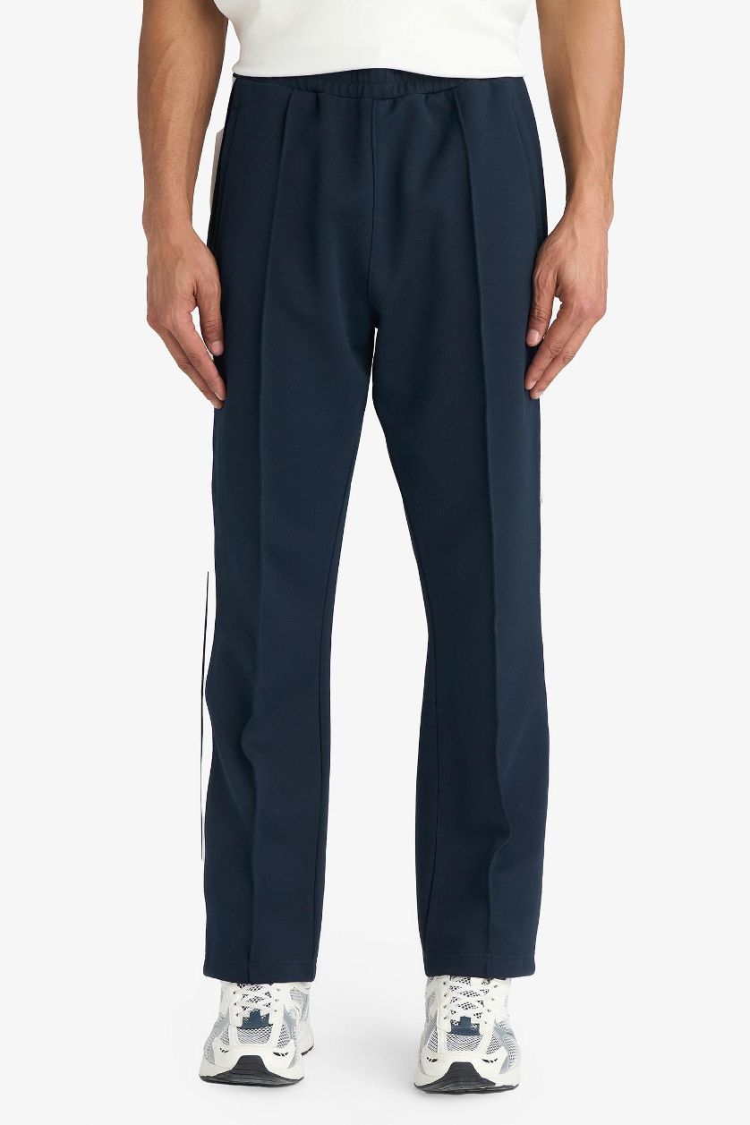 Man NAVY Standard Fit Jogger Sweatpants