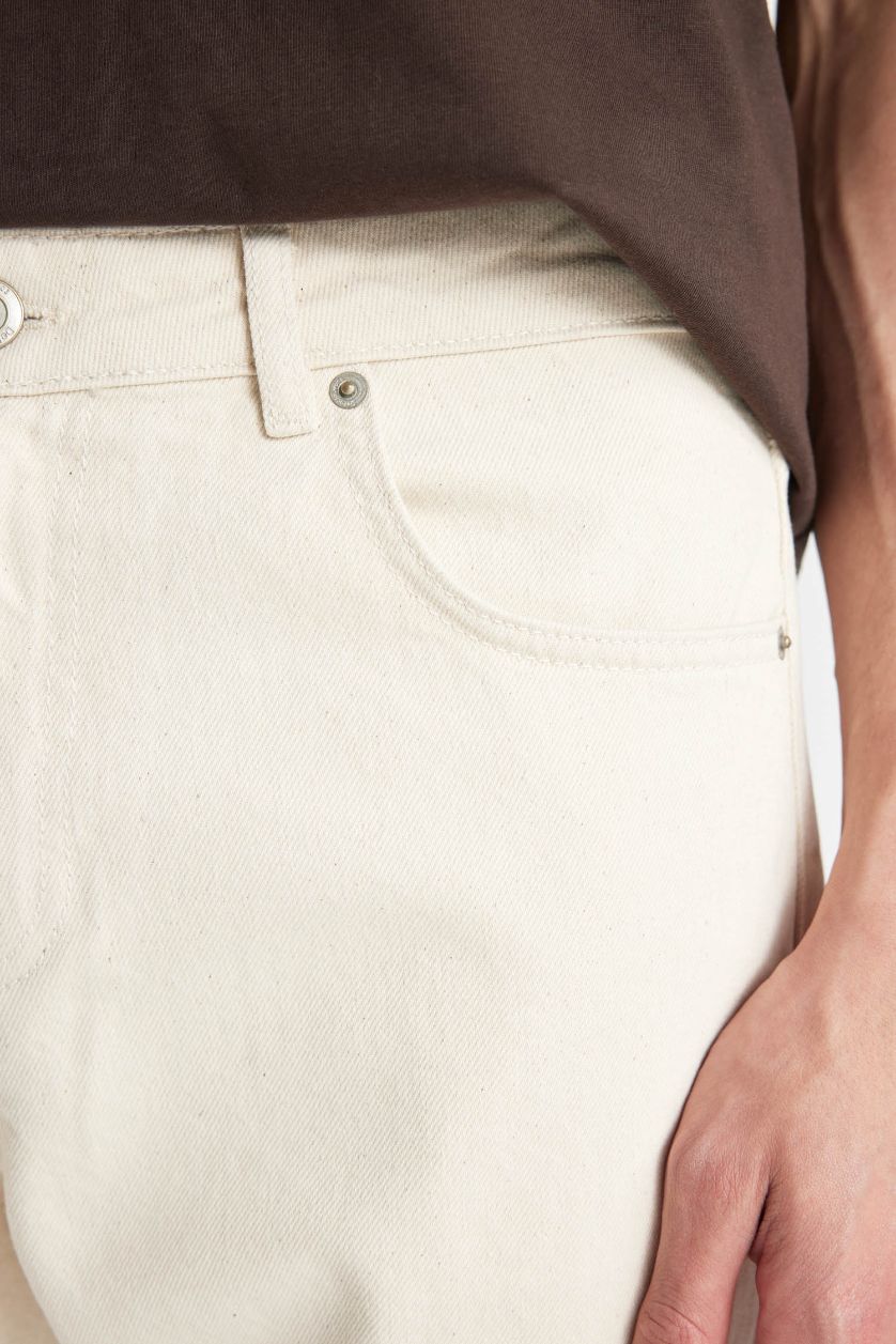 Man Sand Straight Fit Normal Mold Normal Waist Pipe Leg Jeans