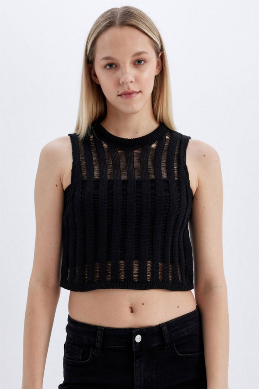 Kadın Siyah Regular Fit Crop Bisiklet Yaka Kroşe Atlet