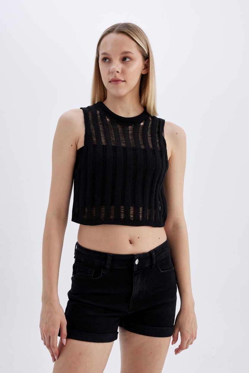 Kadın Siyah Regular Fit Crop Bisiklet Yaka Kroşe Atlet