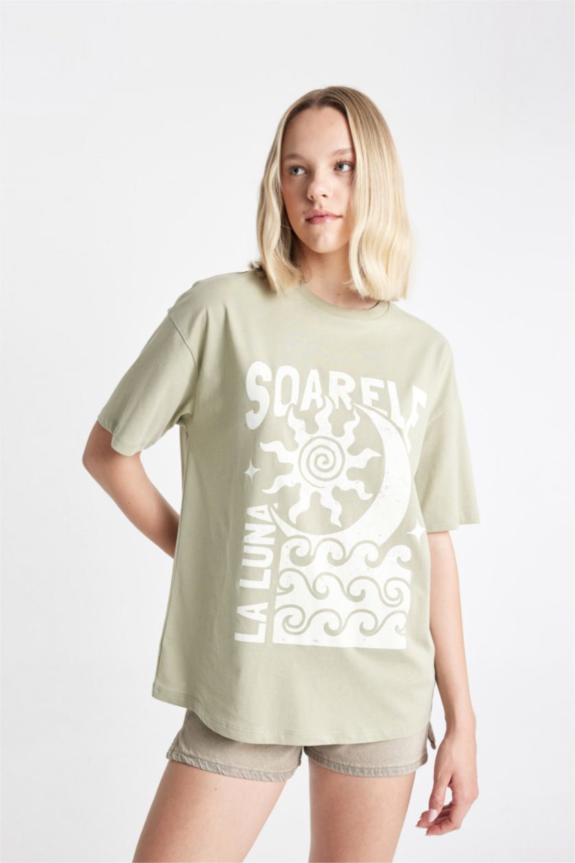 نساء كاكي فاتح تي شيرت نص كم مطبوع اوفر سايز بياقة مستديرة