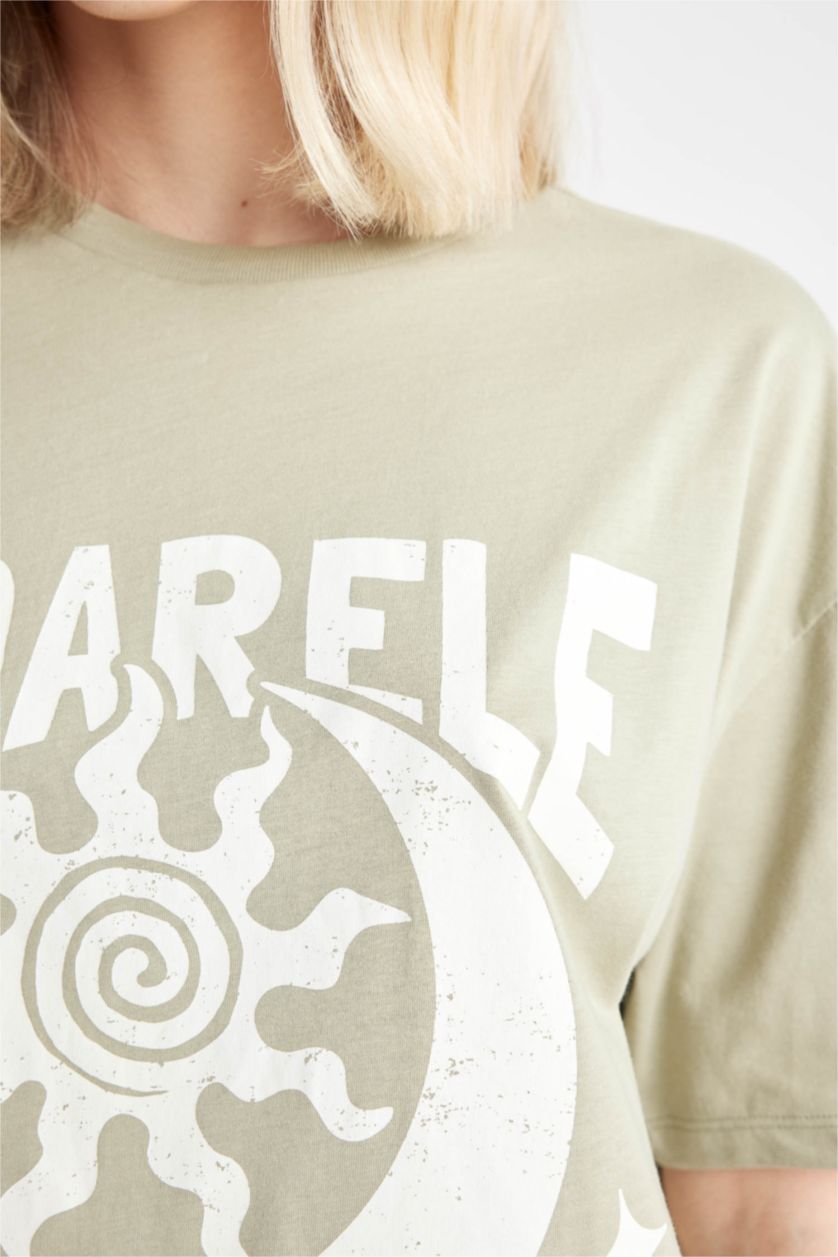 نساء كاكي فاتح تي شيرت نص كم مطبوع اوفر سايز بياقة مستديرة