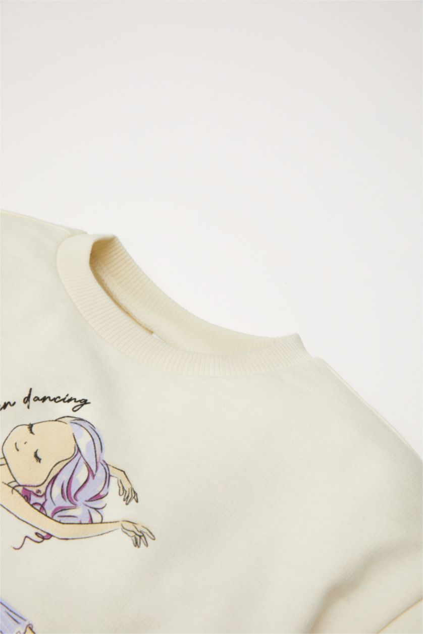 طفلة صغيرة بيج فاتح سويت شيرت بيبي بناتي قصة عادية بيج