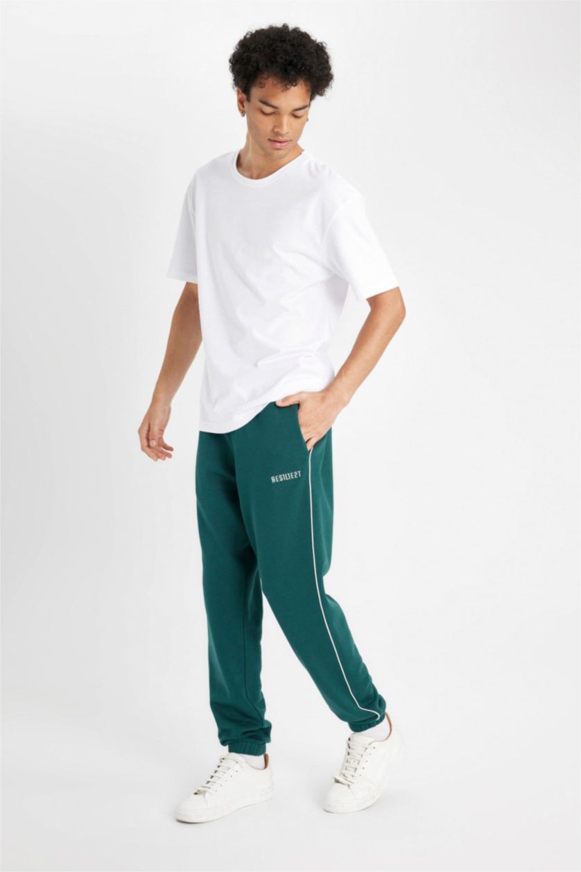 Erkek Koyu Yeşil Regular Fit Jogger Eşofman Altı Fleto Cepli Baskılı Beli Bağcıklı Lastikli Paça