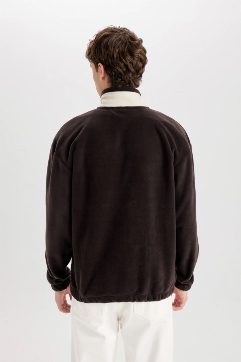 Erkek Kahve Boxy Fit Çıtçıtlı Dik Yaka Nakışlı Polar Sweatshirt