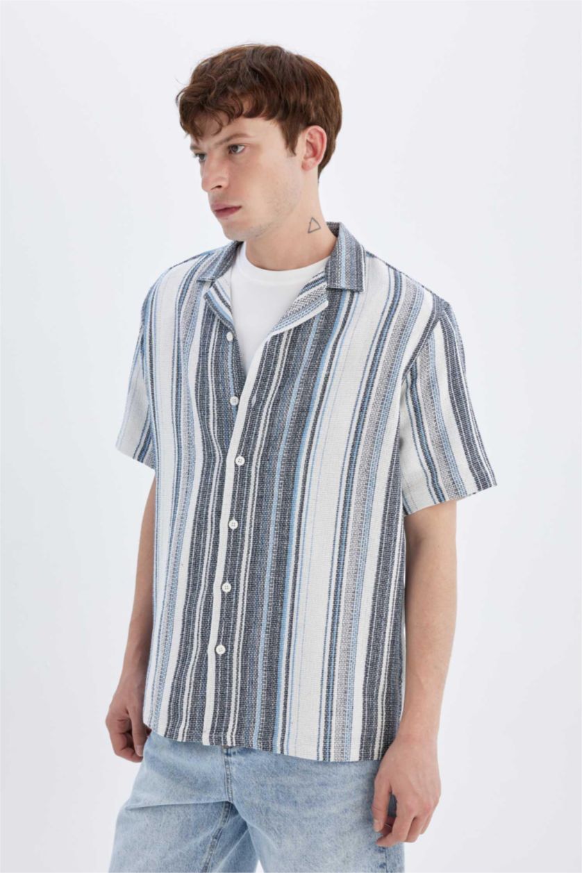 Man NAVY Regular Fit Resort Collar Striped Short Sleeve Shirt